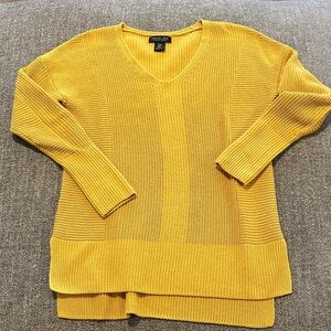 Rachel Zoe Women's Mustard V-Neck Sweater size M
